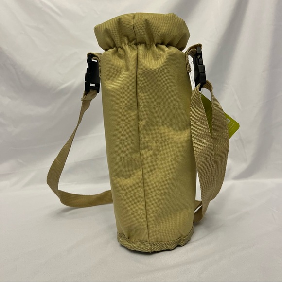 True Grab & Go Insulated Bottle Carrier w/Double-Hinged Corkscrew - Picture 2 of 10